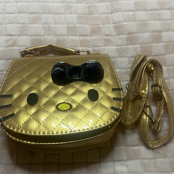 Hello kitty gold purse - Picture 3 of 3